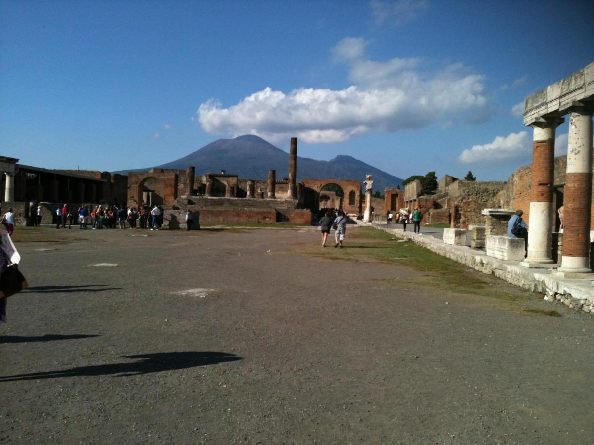 Villa Mena Pompei Exterior photo